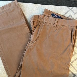 Vineyard vines slim fit breaker pant